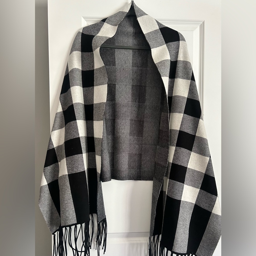 Shiraleah | Plaid Wrap Shawl | Black and White | One Size